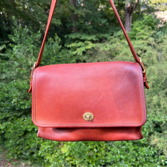 Coach Vintage Spectator Shoulder Bag 9767 British Tan Leather Turnlock NYC USA - Picture 15 of 16